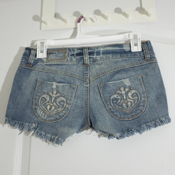 SIWY rose Jean Shorts Cutoff Decorative Sweater Patches Front Side Zipper - Picture 2 of 7